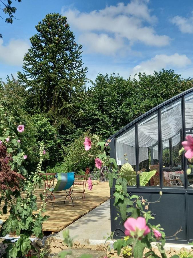 Le Petit Manoir Bed & Breakfast Isigny-le-Buat Екстериор снимка