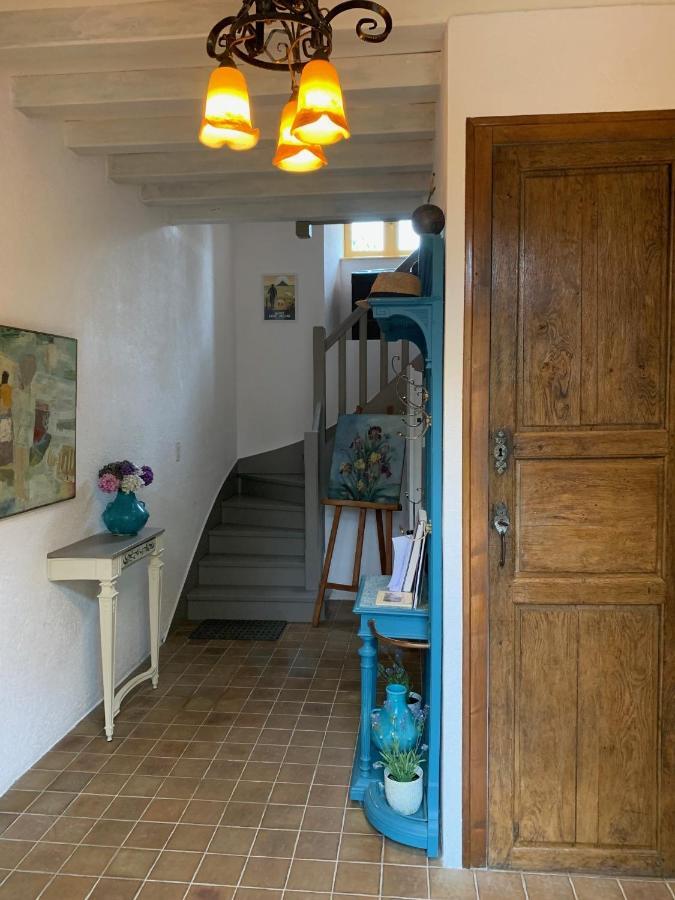 Le Petit Manoir Bed & Breakfast Isigny-le-Buat Екстериор снимка